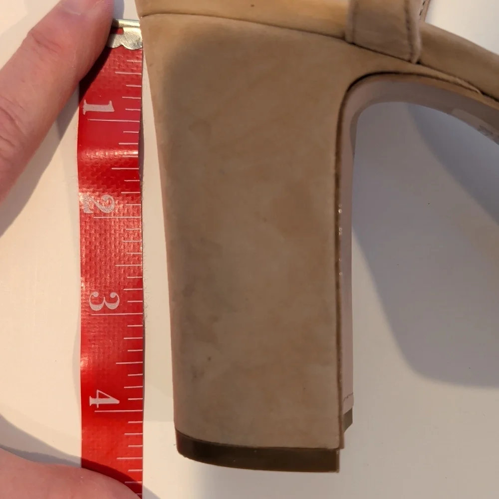 Schutz, Keefa, Beige Ankle Strap Platform Sandals/Heels. Size 8